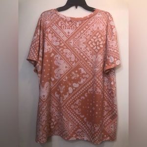 Cotton Bleu summertime 1X top in a soft mauve color